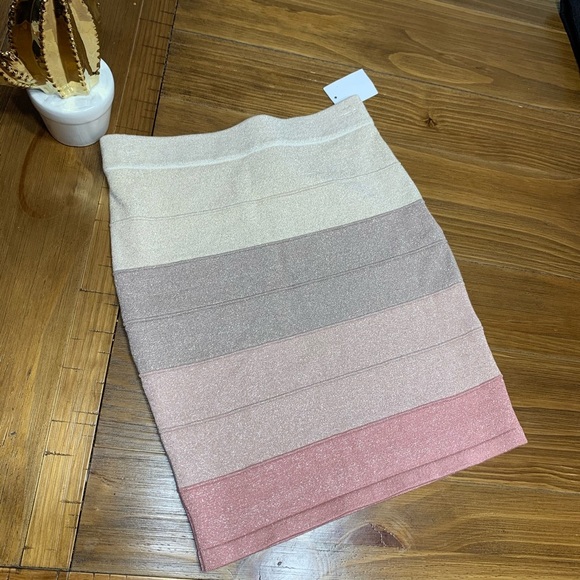 CHARLOTTE RUSSE skirt‎ - Picture 2 of 7